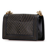 シャネル ボーイシャネル シェブロン Vステッチ チェーン ショルダーバッグ ブラック レザー レディース CHANEL 【中古】